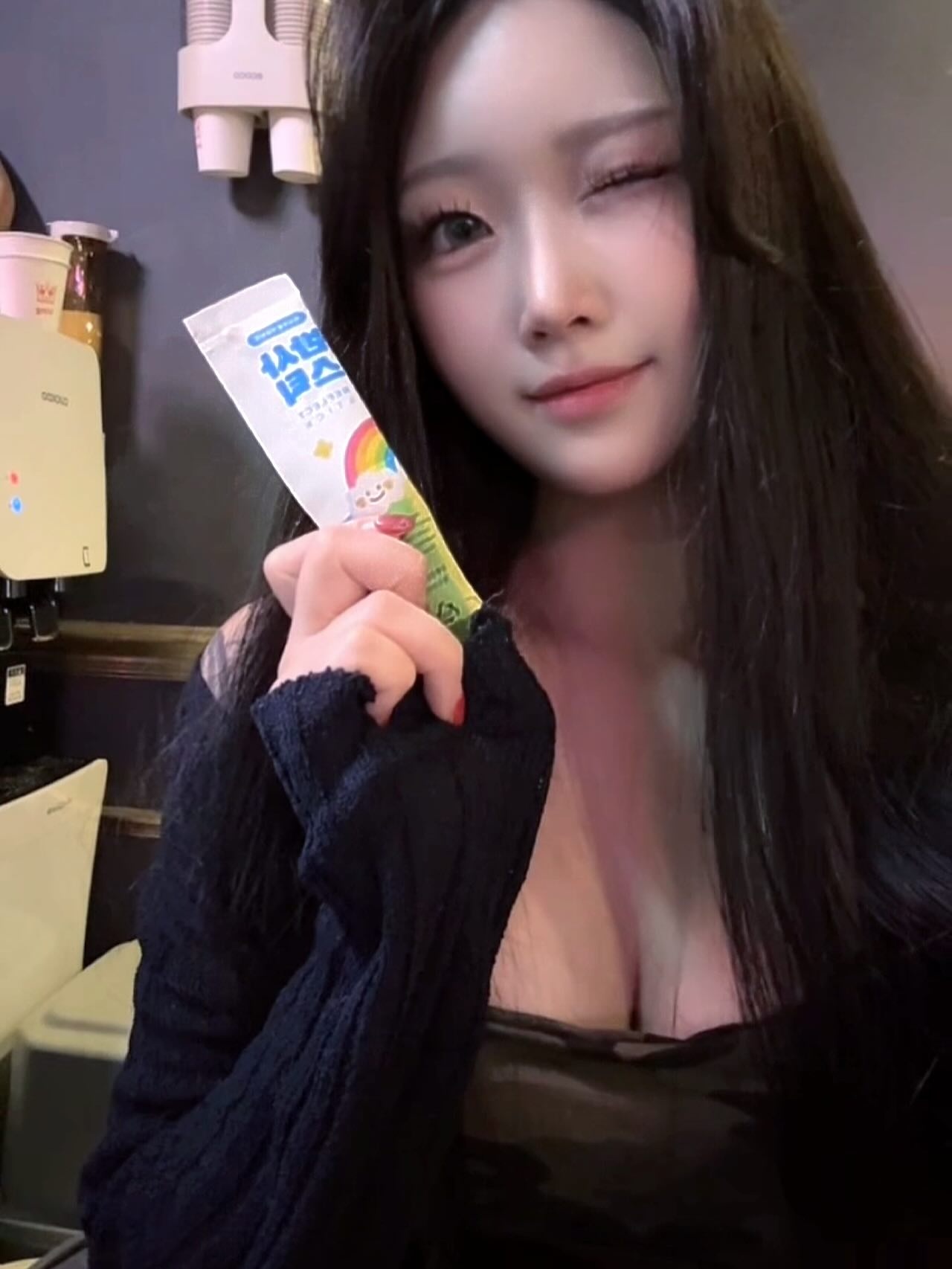 400199900205132-cMGFhf.jpg