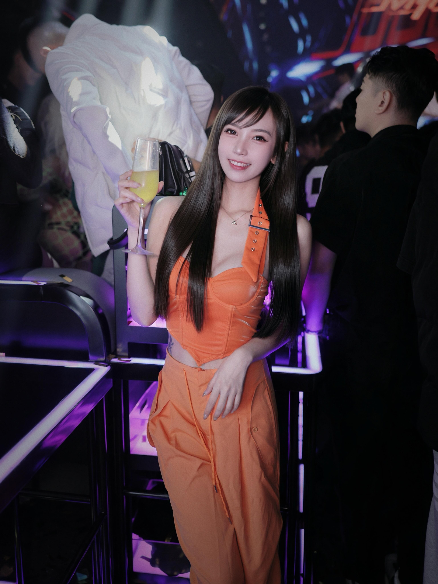 400199900208929-KMTZ8l.jpg